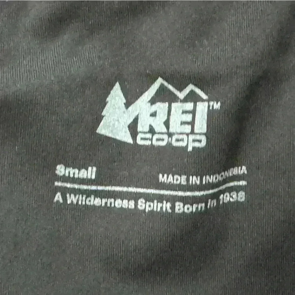 REI Co-op 
Active Pursuits Skort Size Small - Picture 3 of 4